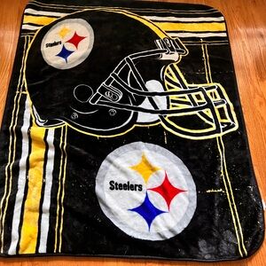 Set of two Pittsburgh Steelers blankets
